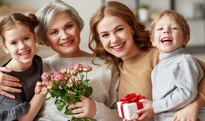 https://www.angara.com/blog/wp-content/uploads/2023/08/21-Mothers-Day-Gifts-that-Are-as-Good-and-Unique-as-Your-Mom-800x473.jpg
